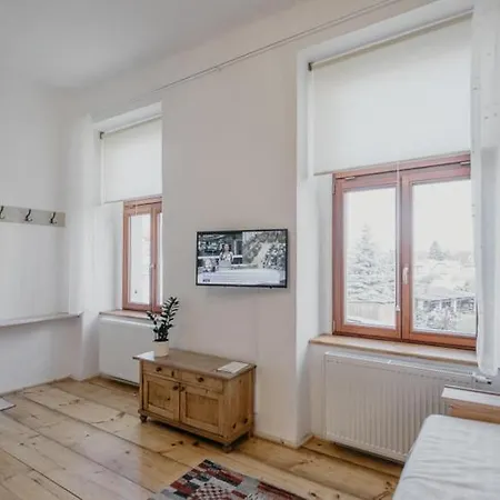 Apartamento 3, Suvorovova 158 *
